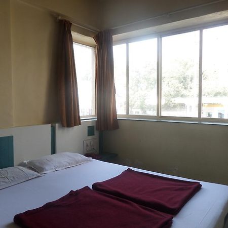 Hotel Sai Ratna 纳西克 外观 照片