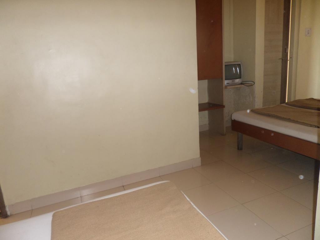 Hotel Sai Ratna 纳西克 外观 照片