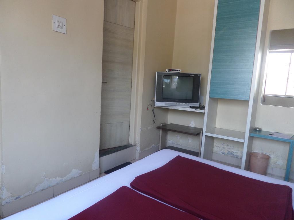 Hotel Sai Ratna 纳西克 外观 照片